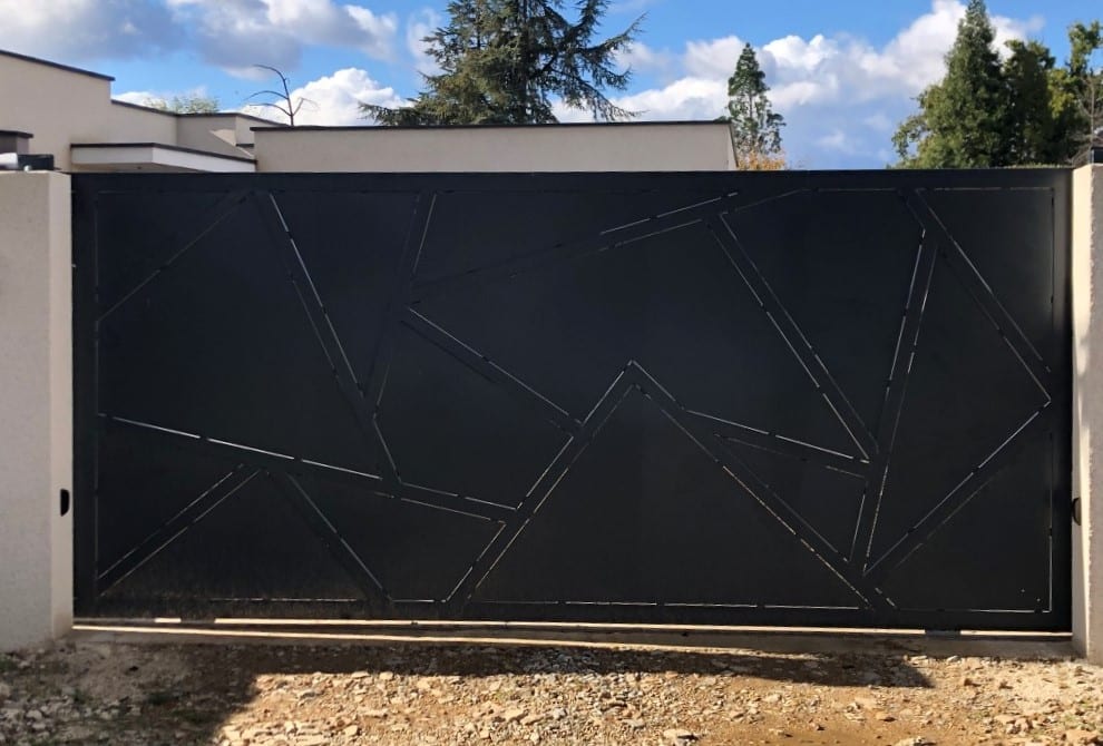 portail coulissant en acier sur mesure